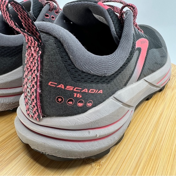 Brooks Cascadia 16 GTX Women’s size 8 - Picture 9 of 15